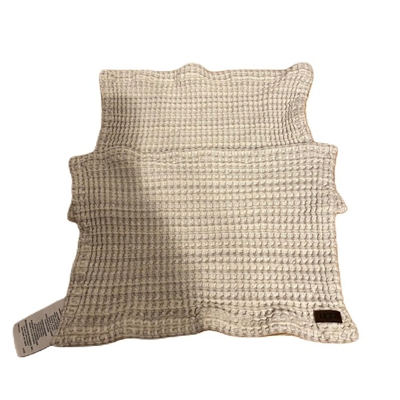 UGG Waffle Knit Table Cloth Bundle Lot Cream Tan Gray Color - Picture 1 of 4